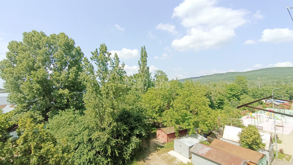 Продам комнату в 8-комн. квартире, Комарова ул, 78, Апшеронск г