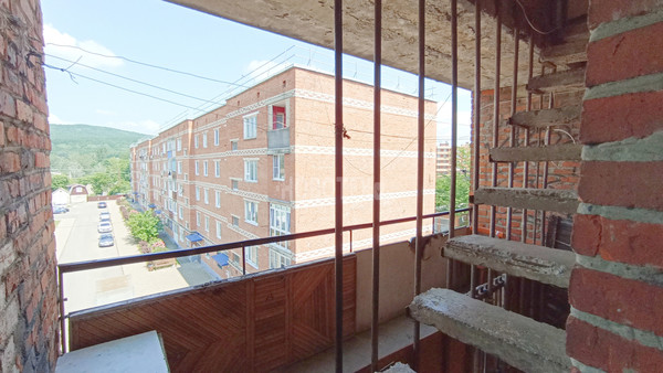 Продам комнату в 8-комн. квартире, Комарова ул, 78, Апшеронск г