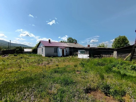 Продам трехкомнатную (3-комн.) квартиру, Первомайская ул, 12, Ягодный п