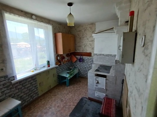Продам трехкомнатную (3-комн.) квартиру, Первомайская ул, 12, Ягодный п