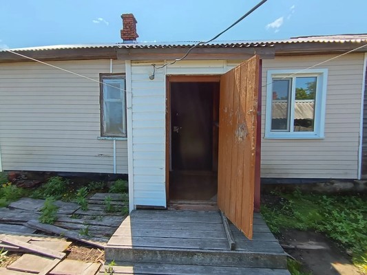 Продам трехкомнатную (3-комн.) квартиру, Первомайская ул, 12, Ягодный п