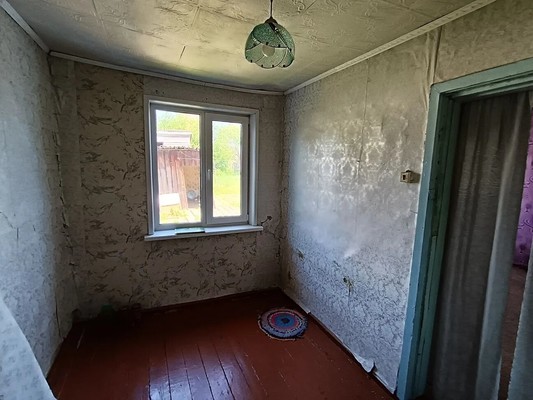 Продам трехкомнатную (3-комн.) квартиру, Первомайская ул, 12, Ягодный п