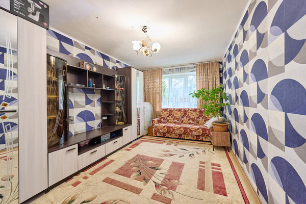 Продам трехкомнатную (3-комн.) квартиру, Молдавская ул, 12, Пермь г