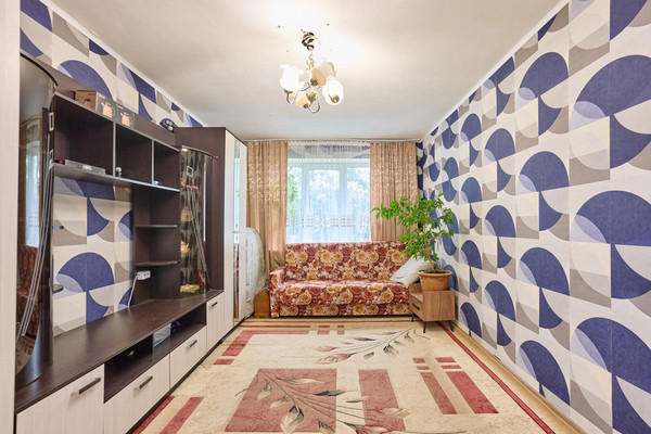 Продам трехкомнатную (3-комн.) квартиру, Молдавская ул, 12, Пермь г