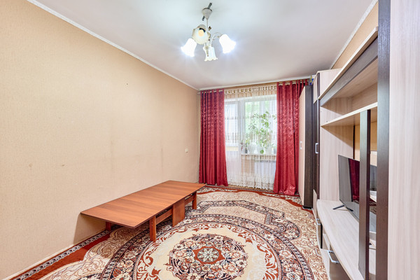 Продам трехкомнатную (3-комн.) квартиру, Молдавская ул, 12, Пермь г
