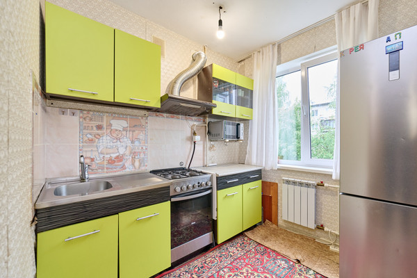 Продам трехкомнатную (3-комн.) квартиру, Молдавская ул, 12, Пермь г