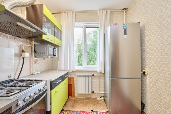 Продам трехкомнатную (3-комн.) квартиру, Молдавская ул, 12, Пермь г
