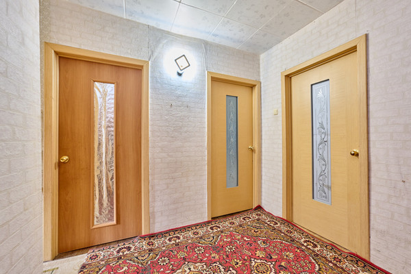Продам трехкомнатную (3-комн.) квартиру, Молдавская ул, 12, Пермь г