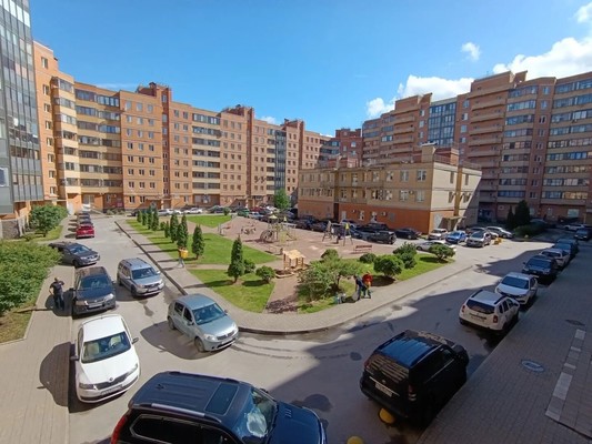 Продам однокомнатную (1-комн.) квартиру, Хохлова ул, 8, Гатчина г
