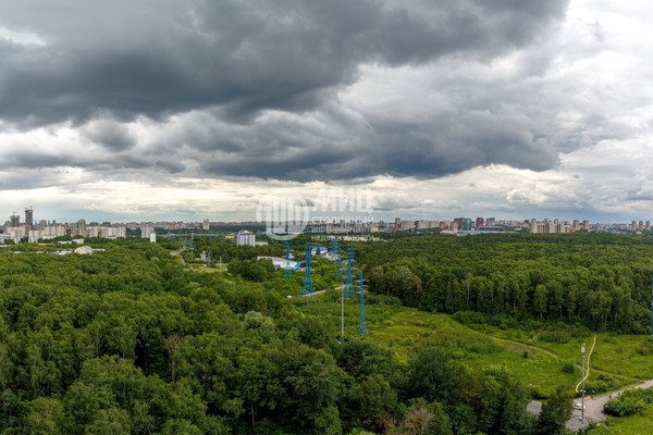 Продам трехкомнатную (3-комн.) квартиру, Дыбенко ул, 7к1, Москва г