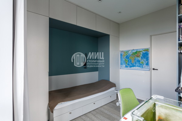 Продам трехкомнатную (3-комн.) квартиру, Дыбенко ул, 7к1, Москва г