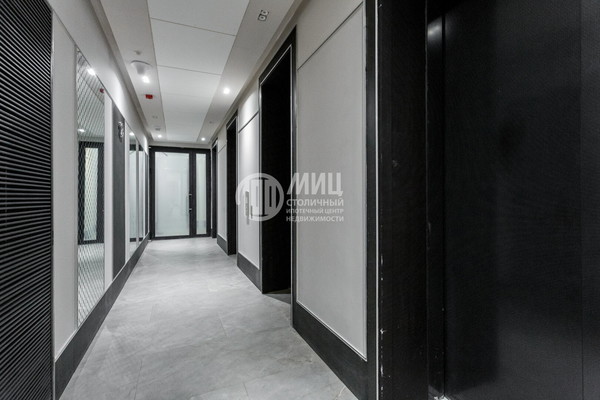 Продам трехкомнатную (3-комн.) квартиру, Дыбенко ул, 7к1, Москва г