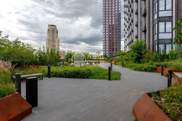 Продам трехкомнатную (3-комн.) квартиру, Дыбенко ул, 7к1, Москва г