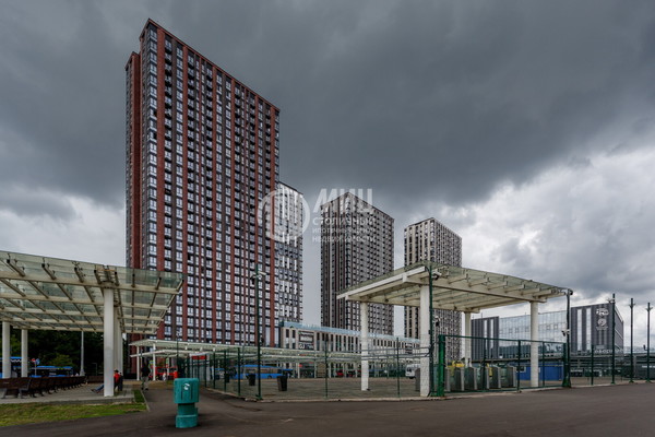 Продам трехкомнатную (3-комн.) квартиру, Дыбенко ул, 7к1, Москва г