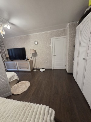 Продам однокомнатную (1-комн.) квартиру, Ясеневая ул, 10к1, Москва г