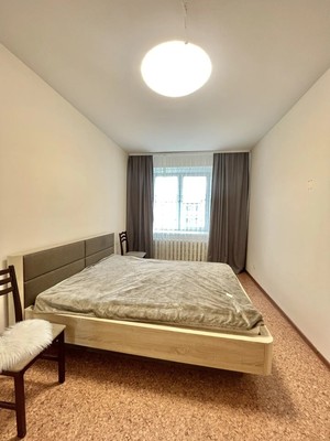 Продам двухкомнатную (2-комн.) квартиру, Порфирьева ул, 7ка, Ишим г