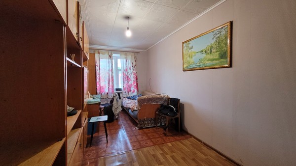 Продам трехкомнатную (3-комн.) квартиру, Комарова ул, 2, Камское Устье пгт