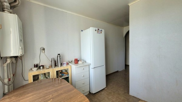 Продам трехкомнатную (3-комн.) квартиру, Комарова ул, 2, Камское Устье пгт