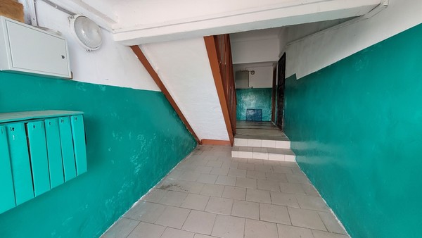 Продам трехкомнатную (3-комн.) квартиру, Комарова ул, 2, Камское Устье пгт