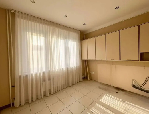 Продам трехкомнатную (3-комн.) квартиру, Виноградная ул, 152, Беранда с