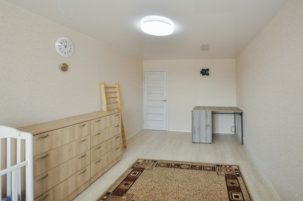 Продам трехкомнатную (3-комн.) квартиру, Станиславского ул, 33, Новосибирск г