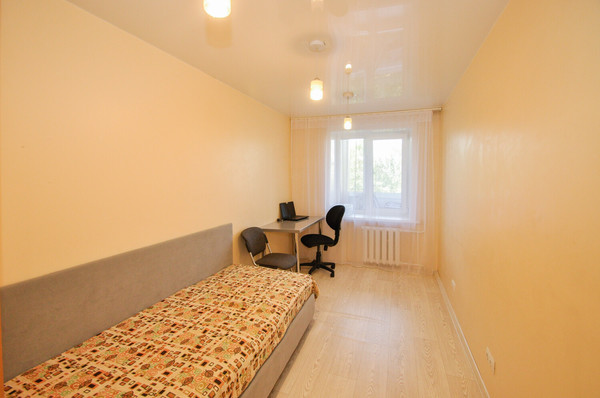 Продам трехкомнатную (3-комн.) квартиру, Станиславского ул, 33, Новосибирск г