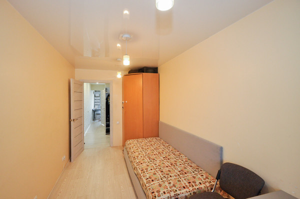 Продам трехкомнатную (3-комн.) квартиру, Станиславского ул, 33, Новосибирск г