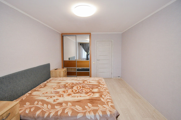 Продам трехкомнатную (3-комн.) квартиру, Станиславского ул, 33, Новосибирск г