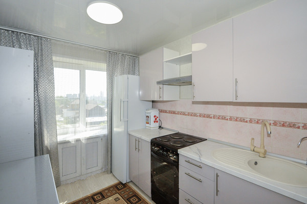 Продам трехкомнатную (3-комн.) квартиру, Станиславского ул, 33, Новосибирск г