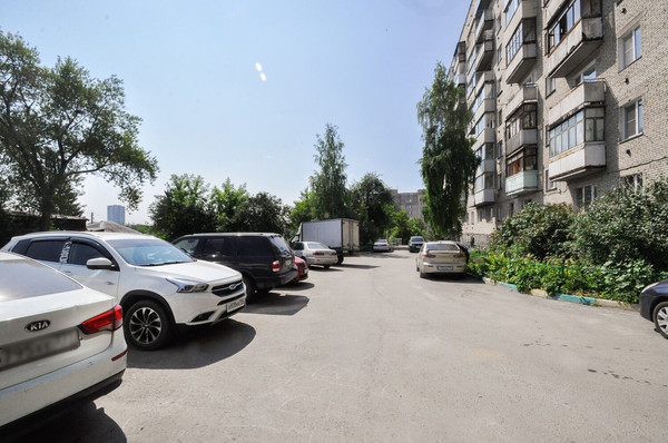 Продам трехкомнатную (3-комн.) квартиру, Станиславского ул, 33, Новосибирск г