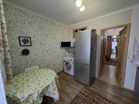 Продам трехкомнатную (3-комн.) квартиру, Дзержинского ул, 61, Тихорецк г