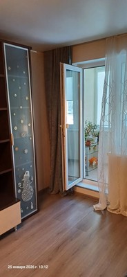 Продам двухкомнатную (2-комн.) квартиру, Большой пр-кт, 10, Семрино п