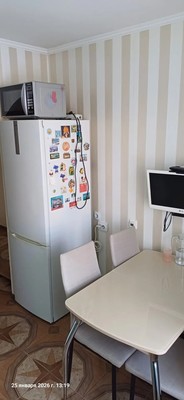 Продам двухкомнатную (2-комн.) квартиру, Большой пр-кт, 10, Семрино п
