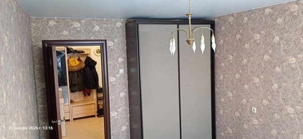Продам двухкомнатную (2-комн.) квартиру, Большой пр-кт, 10, Семрино п
