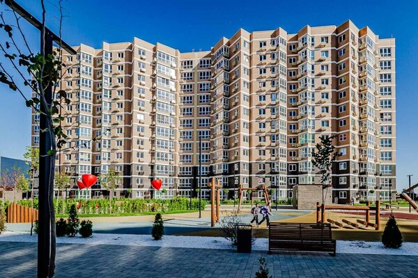 Продам двухкомнатную (2-комн.) квартиру, Ветеранов ул, 85, Краснодар г