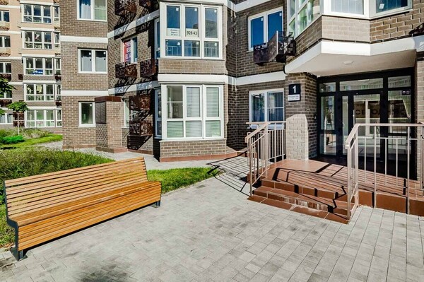 Продам двухкомнатную (2-комн.) квартиру, Ветеранов ул, 85, Краснодар г
