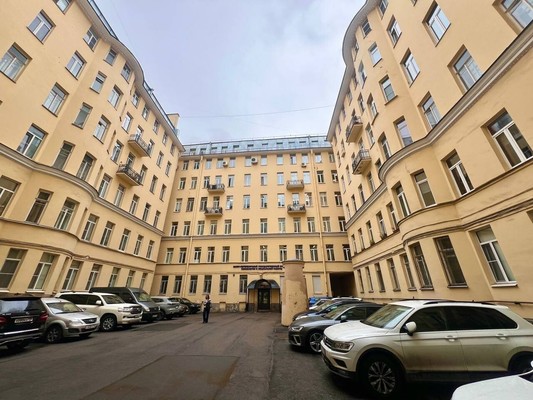Продам однокомнатную (1-комн.) квартиру, 12-я В.О. линия, 13, Санкт-Петербург г