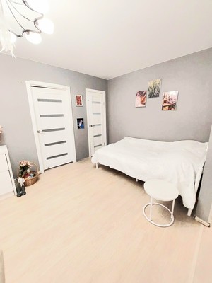Продам двухкомнатную (2-комн.) квартиру, Льва Шатрова ул, 8, Пермь г
