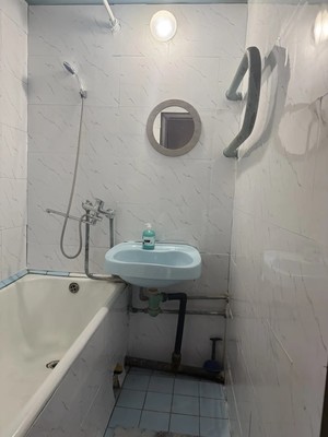 Продам трехкомнатную (3-комн.) квартиру, Обручева ул, 4к1, Москва г