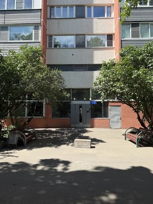 Продам трехкомнатную (3-комн.) квартиру, Обручева ул, 4к1, Москва г
