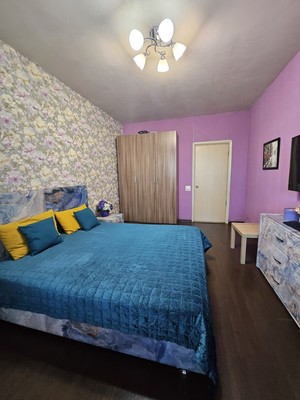 Продам двухкомнатную (2-комн.) квартиру, Серова ул, 51/11, Казань г