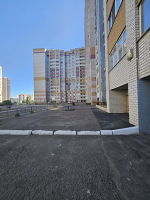 Продам двухкомнатную (2-комн.) квартиру, Серова ул, 51/11, Казань г