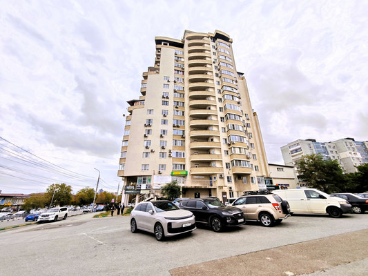 Продам трехкомнатную (3-комн.) квартиру, Дзержинского пр-кт, 183, Новороссийск г
