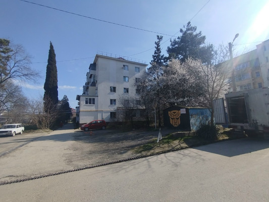 Продам двухкомнатную (2-комн.) квартиру, 2-й мкр, 1, Новомихайловский пгт