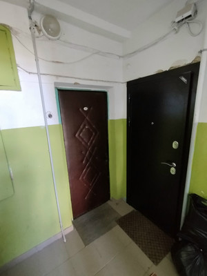 Продам двухкомнатную (2-комн.) квартиру, 2-й мкр, 1, Новомихайловский пгт