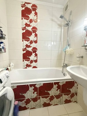 Продам двухкомнатную (2-комн.) квартиру, Лермонтова ул, 16, Симферополь г