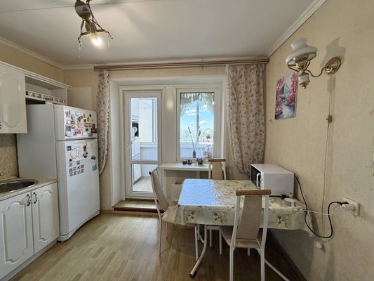Продам трехкомнатную (3-комн.) квартиру, Камозина ул, 43, Брянск г