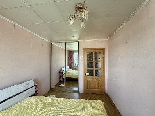 Продам трехкомнатную (3-комн.) квартиру, Камозина ул, 43, Брянск г