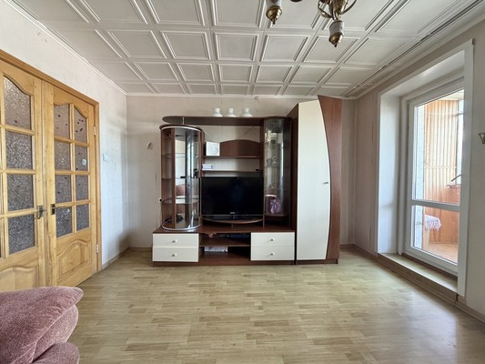 Продам трехкомнатную (3-комн.) квартиру, Камозина ул, 43, Брянск г