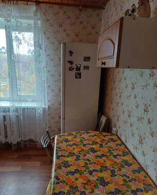Продам однокомнатную (1-комн.) квартиру, Большой пр-кт, 6, Семрино п